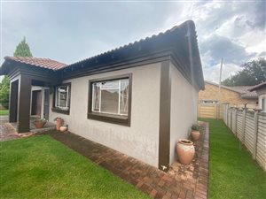 2 Bedroom Property for Sale in Meiringspark Western Cape